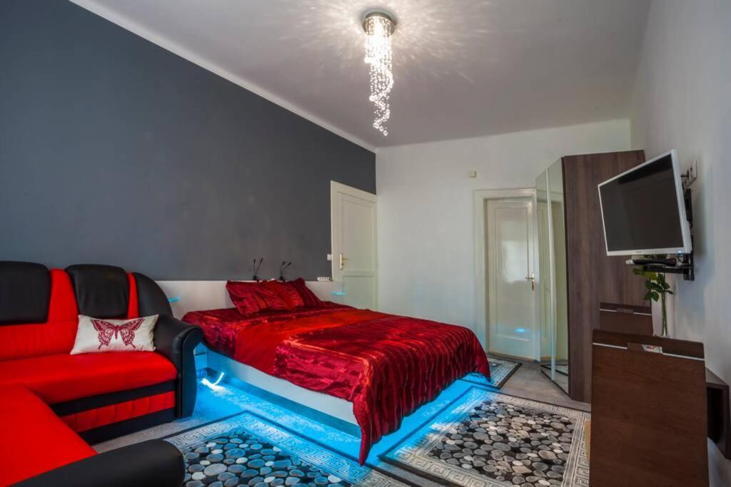 Luxury Air-Conditioned Family Apartment Spitalska Old Town Bratislava Exterior photo