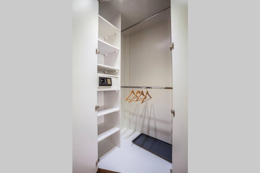 Luxury Air-Conditioned Family Apartment Spitalska Old Town Bratislava Exterior photo