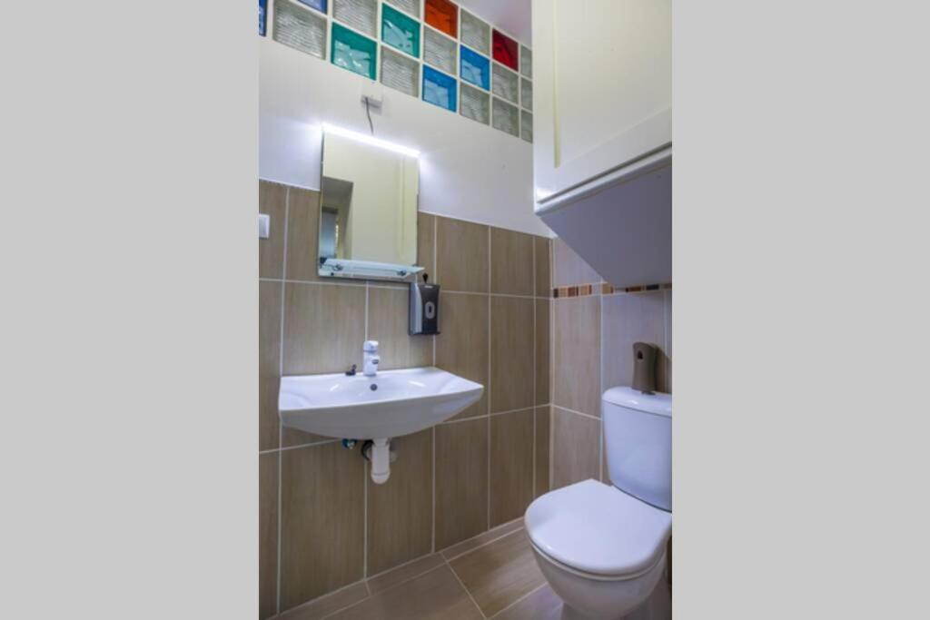Luxury Air-Conditioned Family Apartment Spitalska Old Town Bratislava Exterior photo