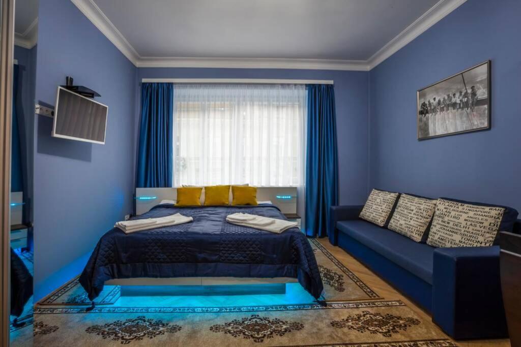 Luxury Air-Conditioned Family Apartment Spitalska Old Town Bratislava Exterior photo
